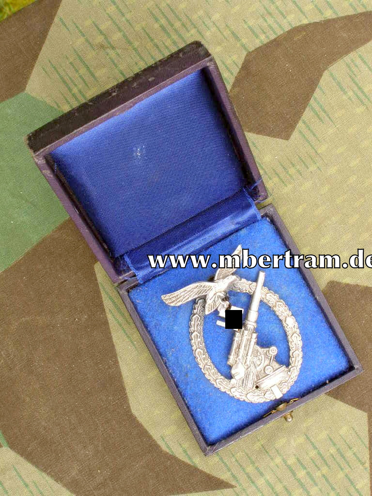 Flakkampfabzeichen der Luftwaffe, Hst.:Brehmer, ETUI