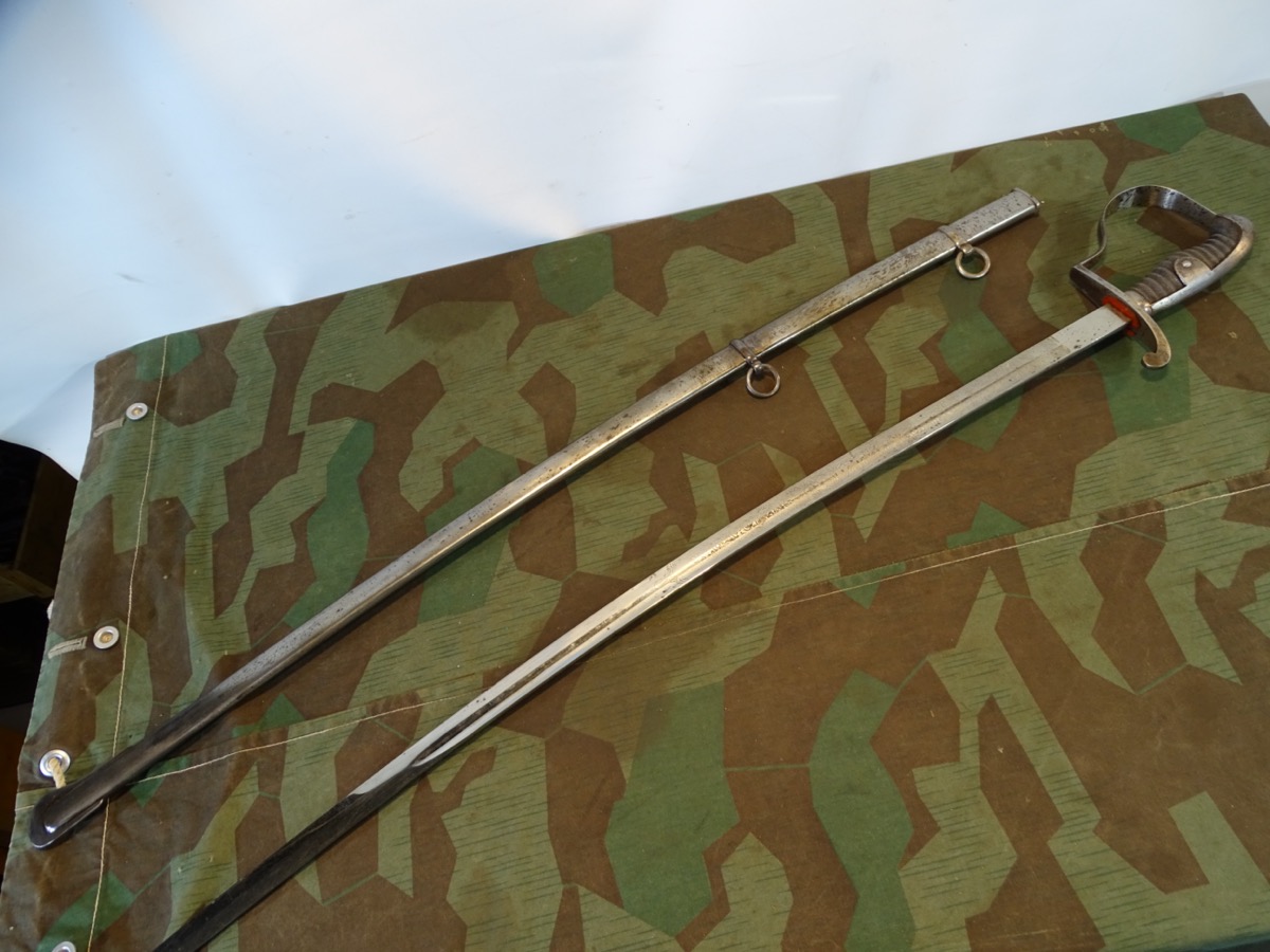 Früher (Ulanen ?) oder Artillerie Säbel, 2 Scheidenringe. Mit Ätzung 1891-94 Früher (Ulanen ?) oder Artillerie Säbel, 2 Scheidenringe. Mit Ätzung 1891-94