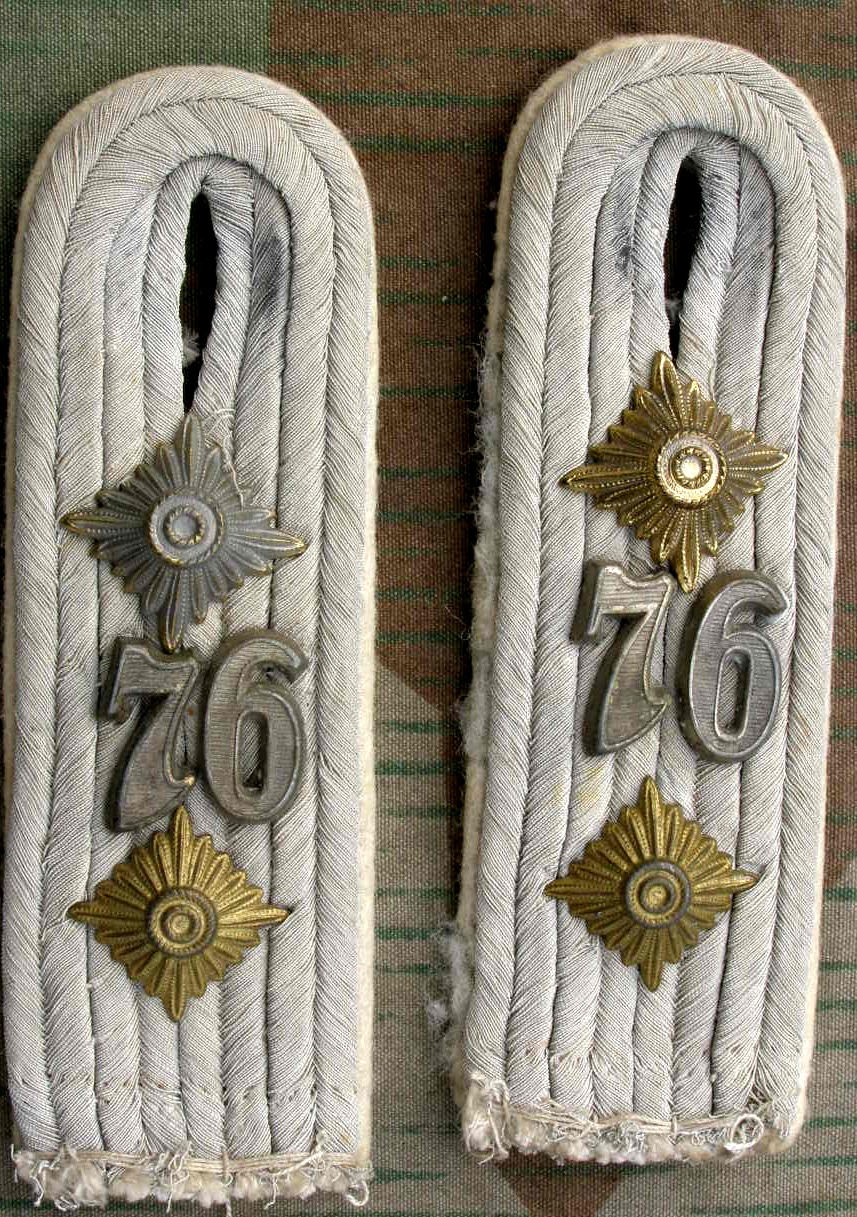 Paar Schulterstücke Hauptmann Inf.Rgt. 76 zum einnähen