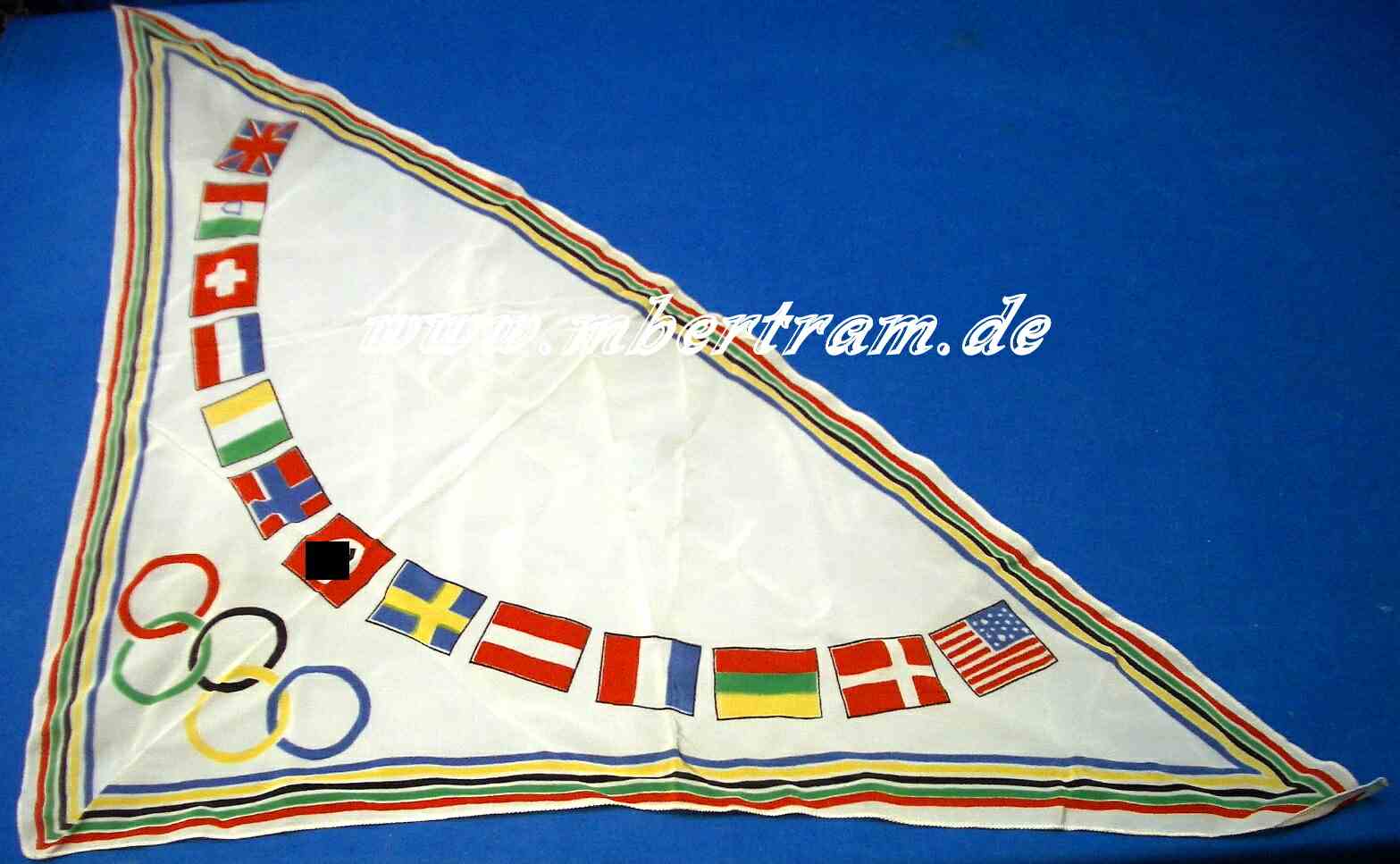 Halstuch Olympiade 1936 Berlin. Weiße Kustseide, Fahnen