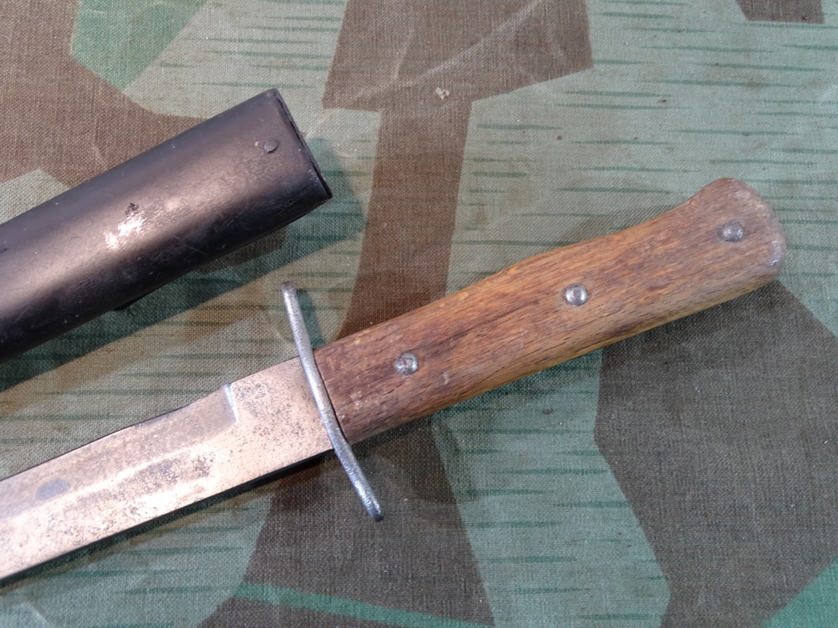 Kampfmesser / Stiefelmesser / Grabendolch der Luftwaffe mit LW Abnahme. Kampfmesser / Stiefelmesser / Grabendolch der Luftwaffe mit LW Abnahme.