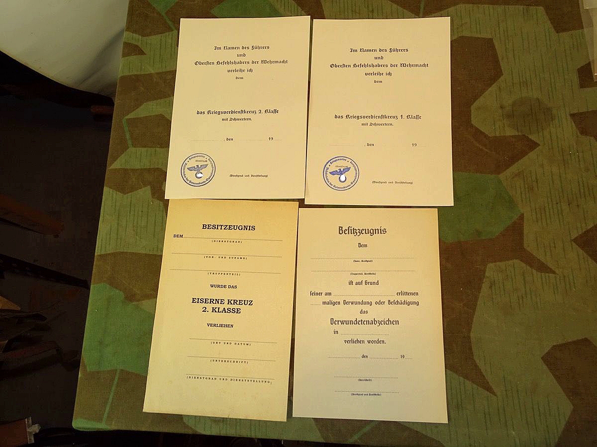 Replik: 4 Blanko Urkunden m. Stempeln, KvK 1 u.2, EK 2, Verw. Abz.  Kriegsmarine U-Boot Operationsabteilung