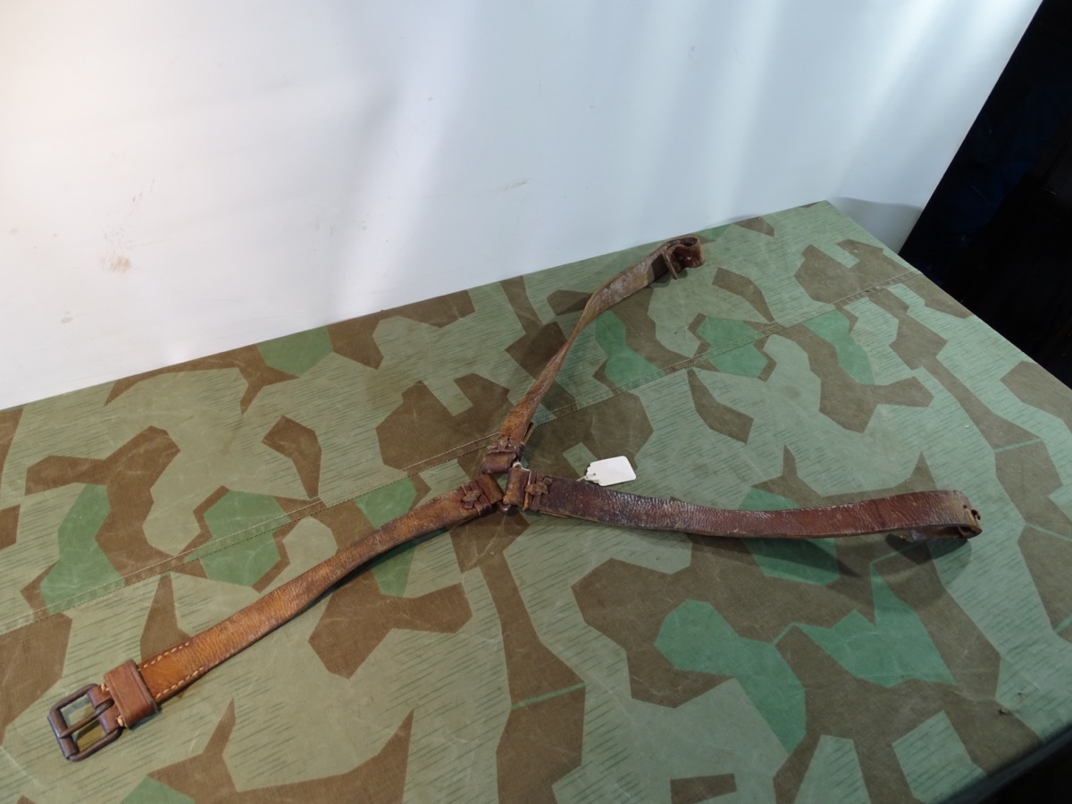 Kavallerie  Zubehörteil 1. Weltkrieg mit 3 Lederriemen 1 Schnalle