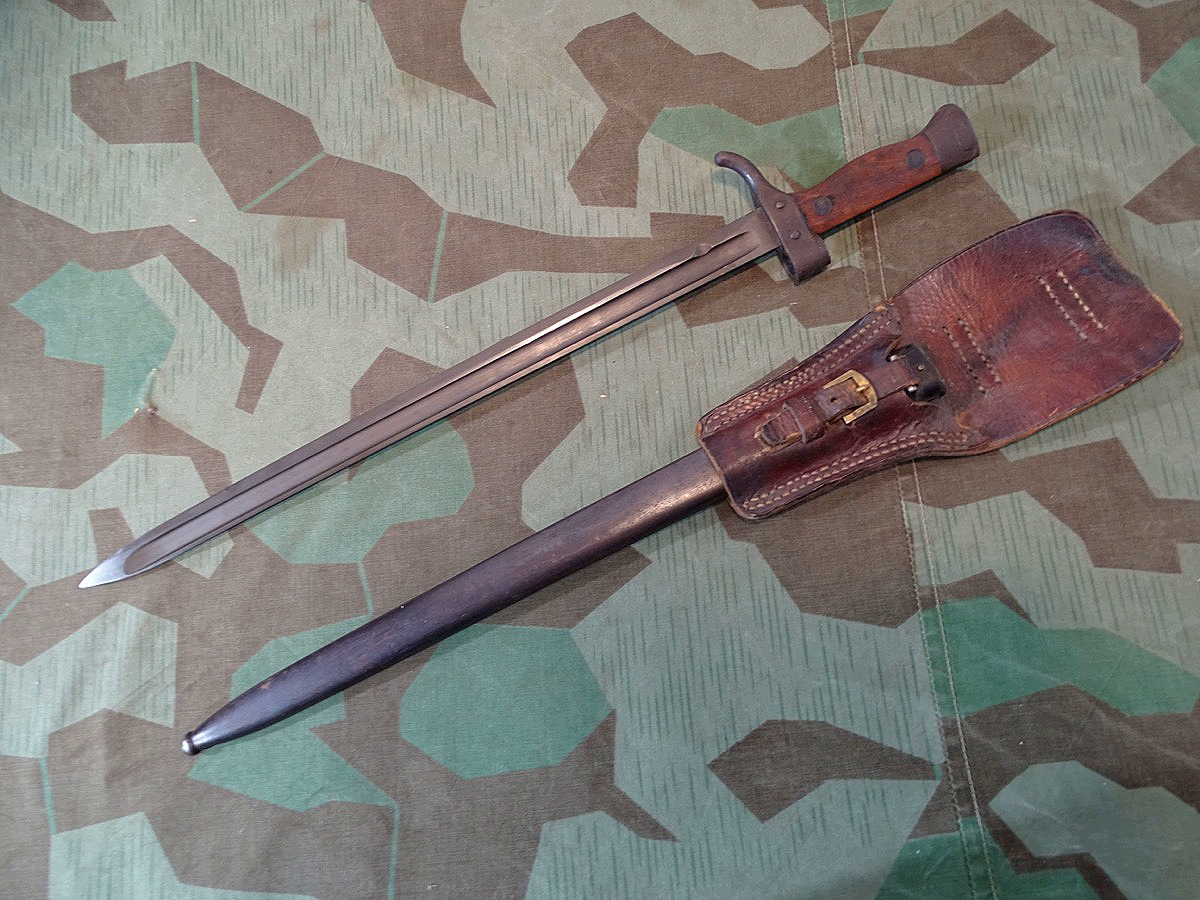Frankreich, Seitengewehr Mousqueton Berthier Modell 1892 mit Koppelschuh Frankreich, Seitengewehr Mousqueton Berthier Modell 1892 mit Koppelschuh