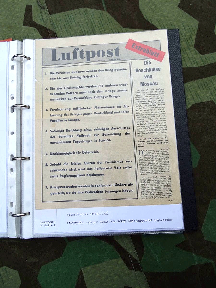 Ordner mit Allierten Abwurf Propaganda Flugblättern des 2. Weltkriegs, 17 Original, 10 Kopie Ordner mit Allierten Abwurf Propaganda Flugblättern des 2. Weltkriegs, 17 Original, 10 Kopie