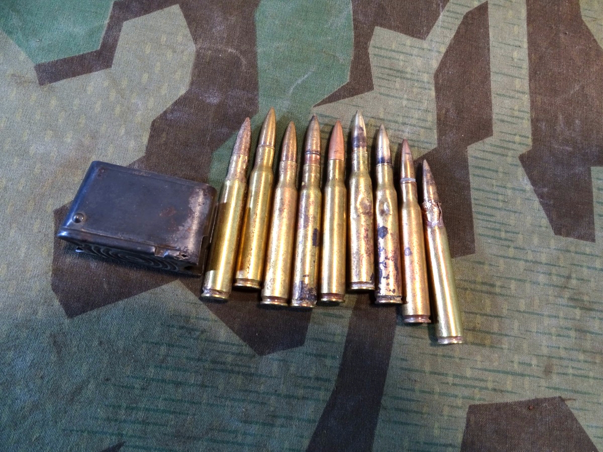 9 Stück US Deko Patronen mit Ladeclip, cal. 30-06, alle WRA 42 (Winchester)