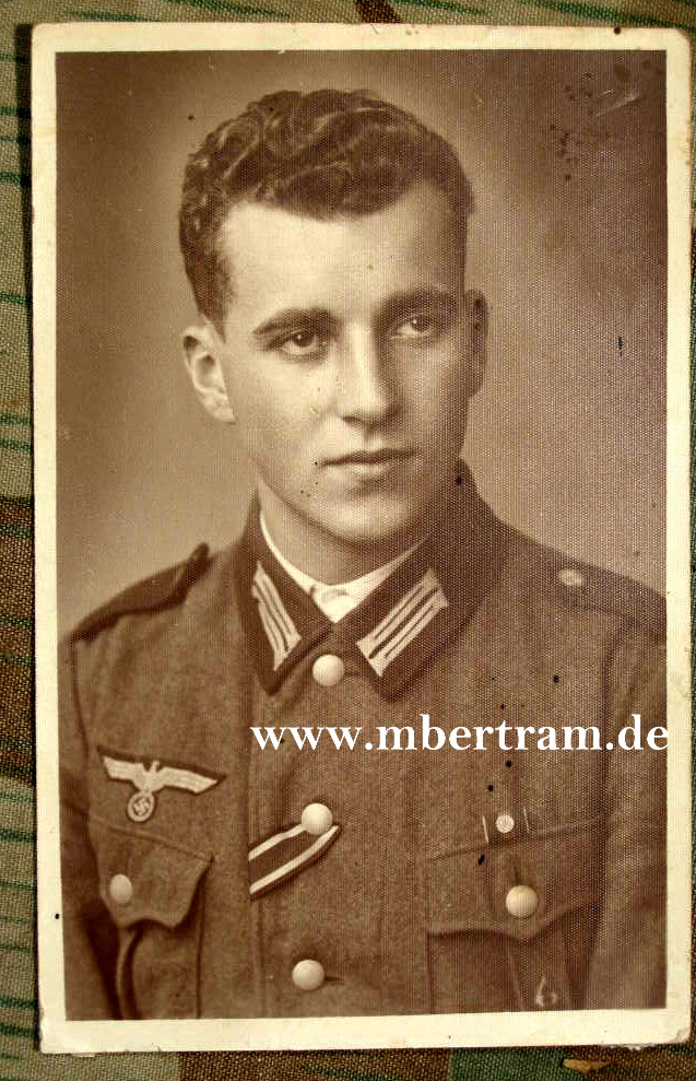 Schütze Heer, EK2 , M 36 Jacke, Okt. Medaille, HJ Abzeichen