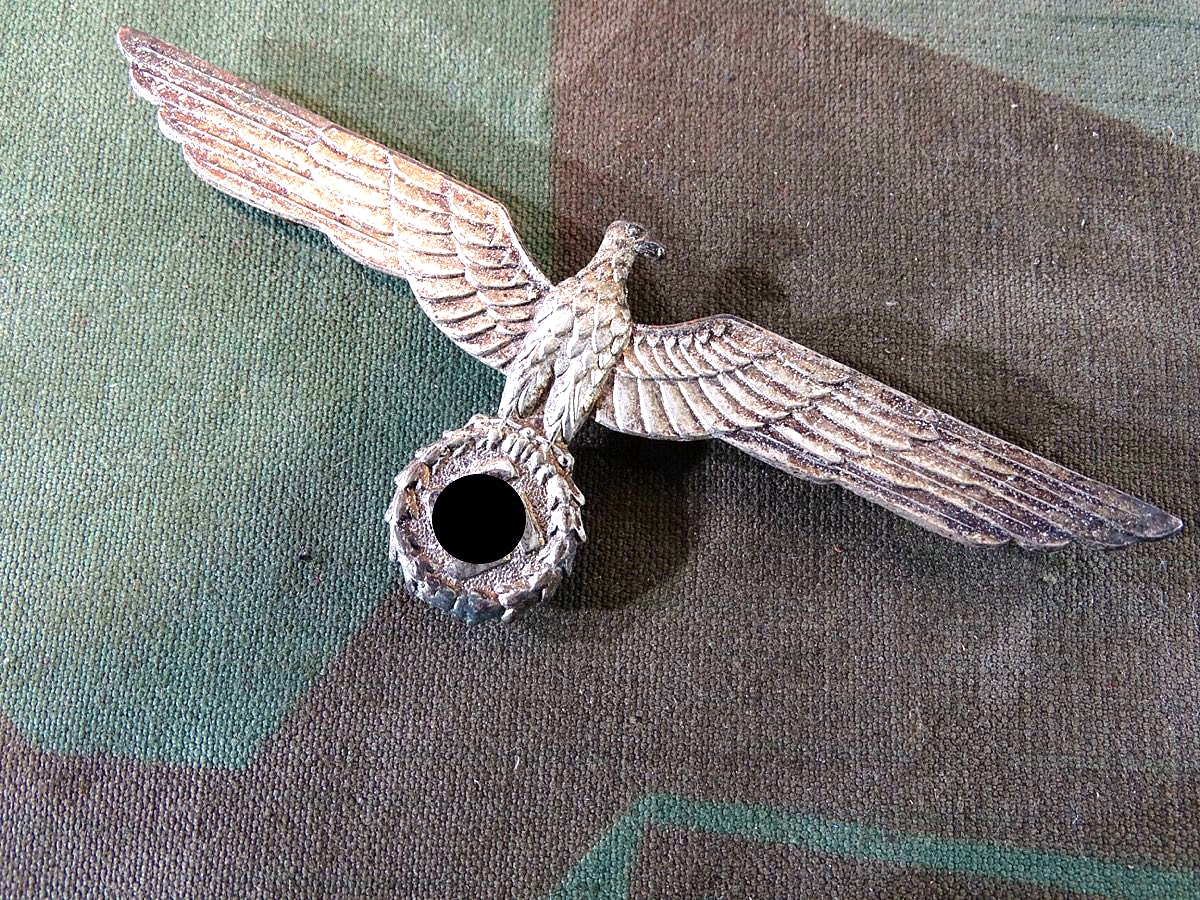 Metall Brustadler für weiße Sommerjacketts und Tropenuniformen des Heeres und Beamte der Kriegsmarine