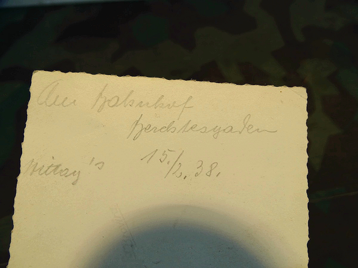 2 Privatfotos von Adolf Hitler auf Bahnhof Berchtesgaden, Oberbayern, Mittags 15.02.1938