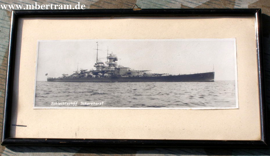 Gerahmtes Foto Schlachtschiff Scharnhorst.
