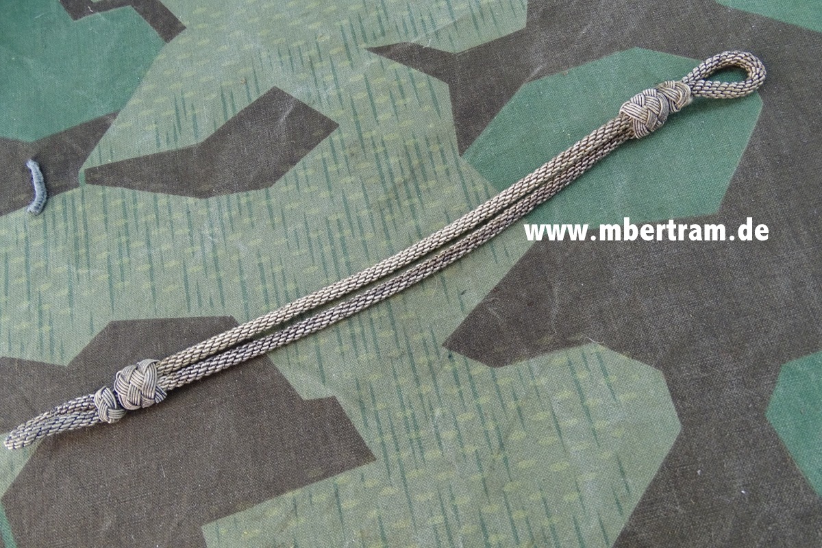 WK 2 Mützenkordel für Offiziers Schirmmütze, silber Geflecht, angelaufen, 29,5cm