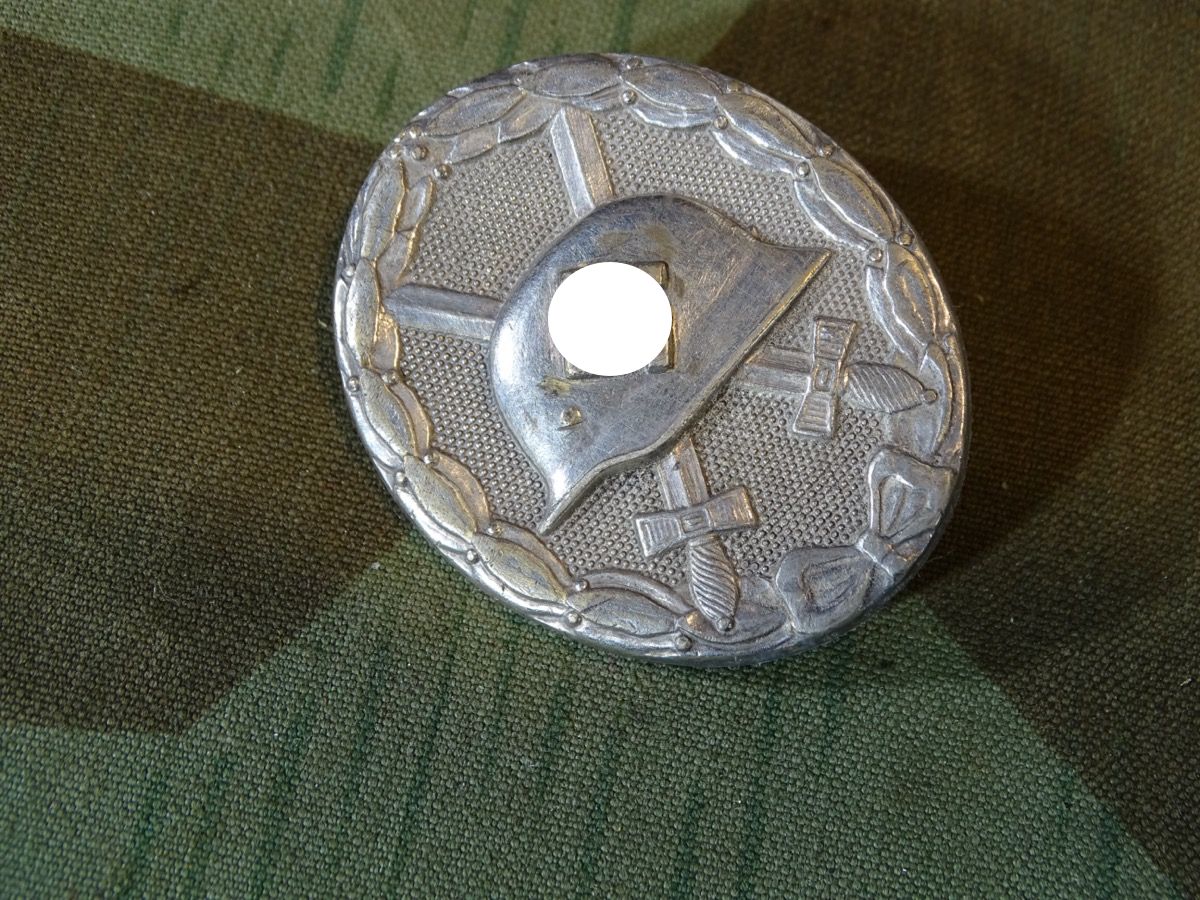 Verwundeten Abzeichen 1939 in silber, Buntmetall, Hersteller 4 Steinauer & Lück