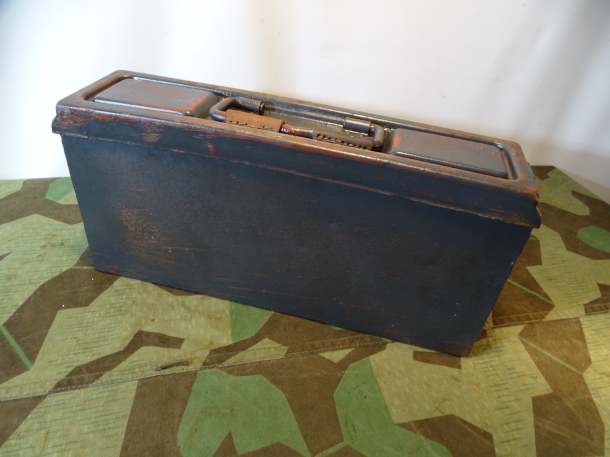 MG 34/42 Patronenkasten 41, Luftwaffe Hst: "brh/4, (1944) "