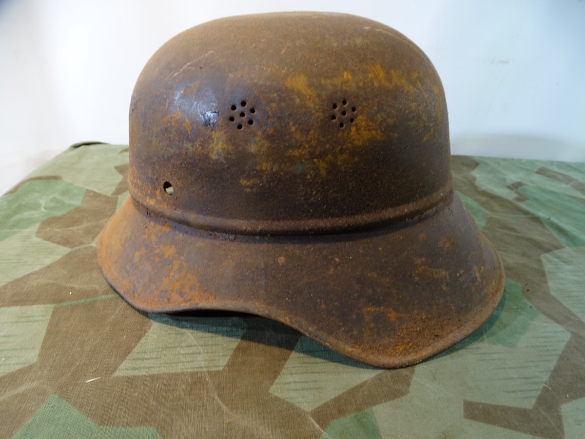 Original Luftschutz Helmglocke Gladiator Form, rauchgeschwärzt 
