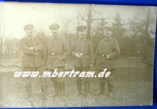 Portraitfoto: 4 Uffz./ Feldwebel 1. WK in feldgrauer Uniform