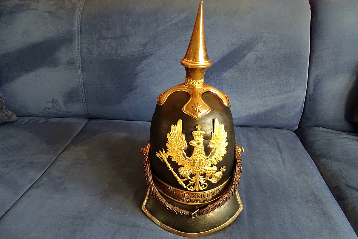 Pickelhaube M 1843 für einen Offizier des Füsselier Regiments Nr. 33 ( Ostpr. )