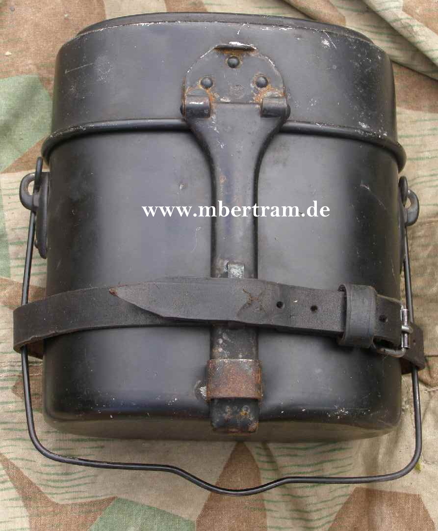 Hohes Kochgeschirr frühe SS, 99% Lackierung, RZM, Riemen