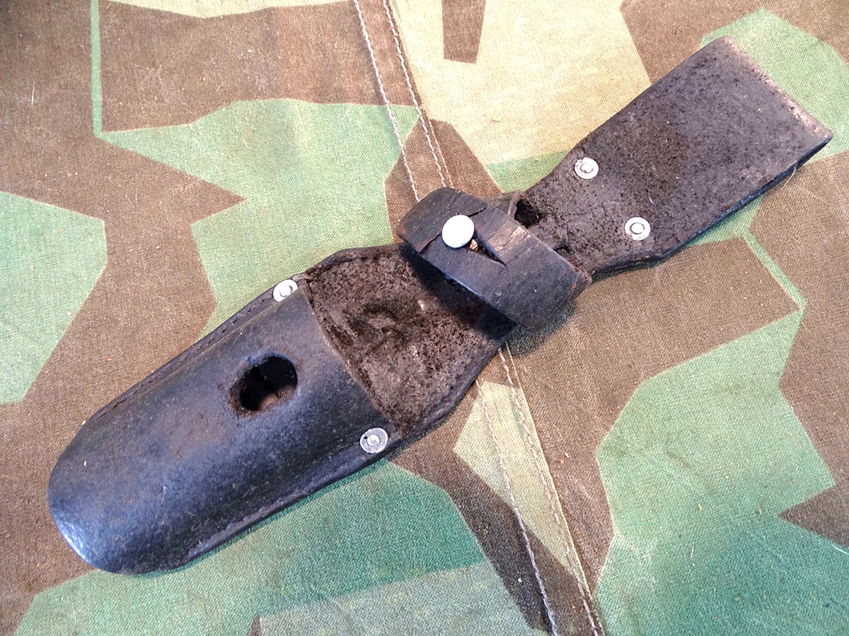 Schwarzer Koppelschuh für Seitengewehr M 1884/98, für Kavallerie und  Fahrzeug Besatzungen von 1938