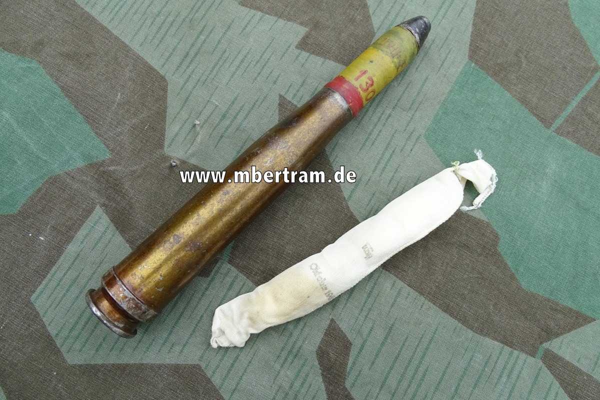Deko-Patrone 2 cm Flak 38, Stahlhülse 1945 !! , Eisenzünder, Ladungssäckchen