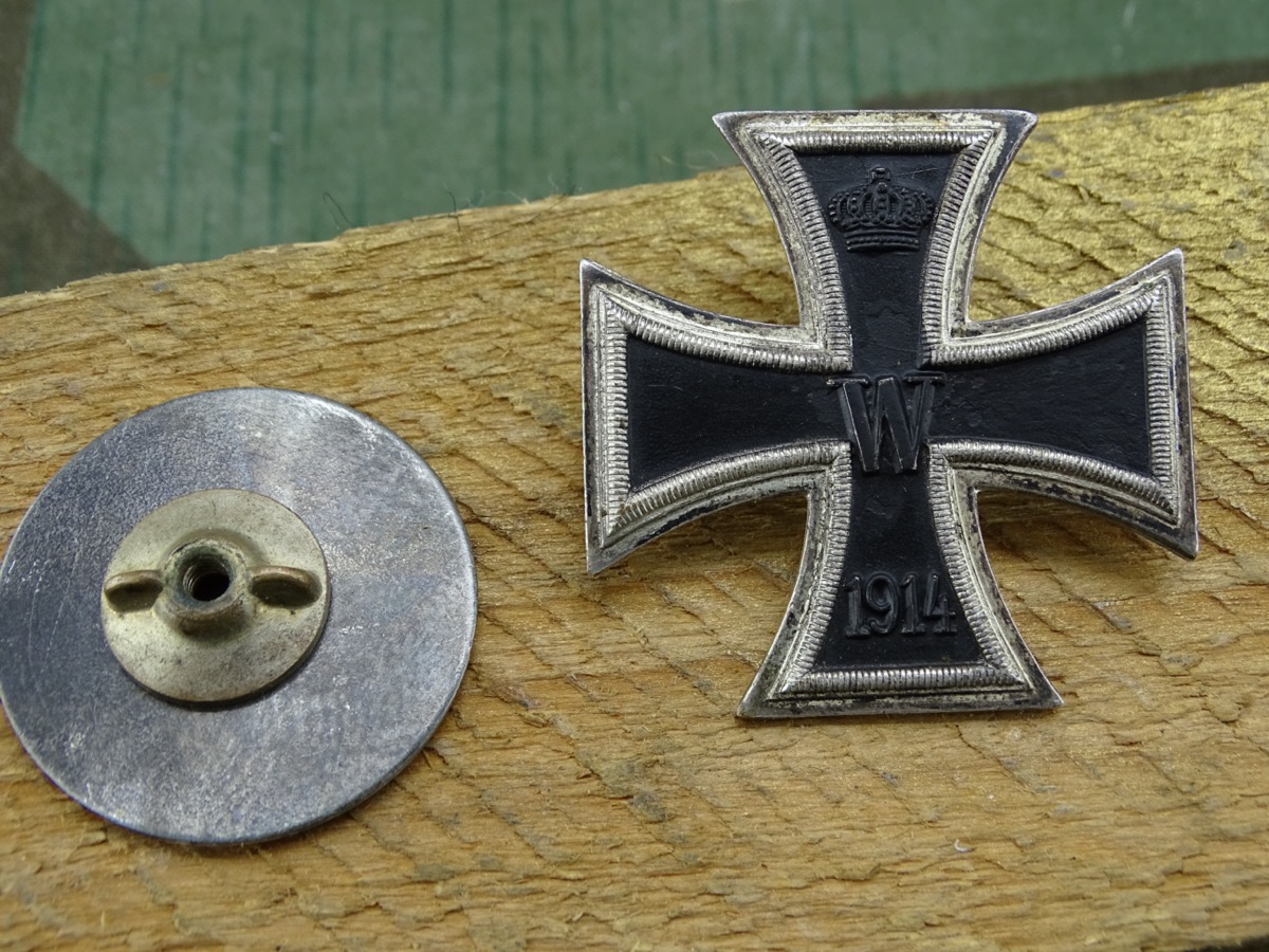 Eisernes Kreuz 1. Klasse 1914, Otto Schickle,  unmagnetisch, einteilig, mit Schraubscheibe