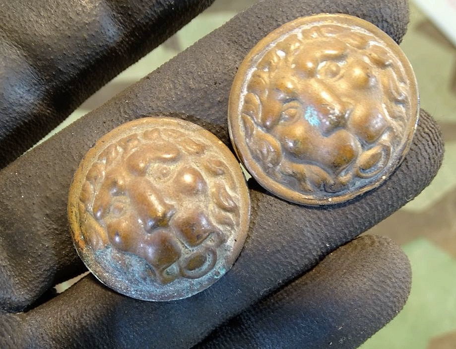 Pärchen Löwenkopf Steckrosetten für Schuppenketten 30 mm