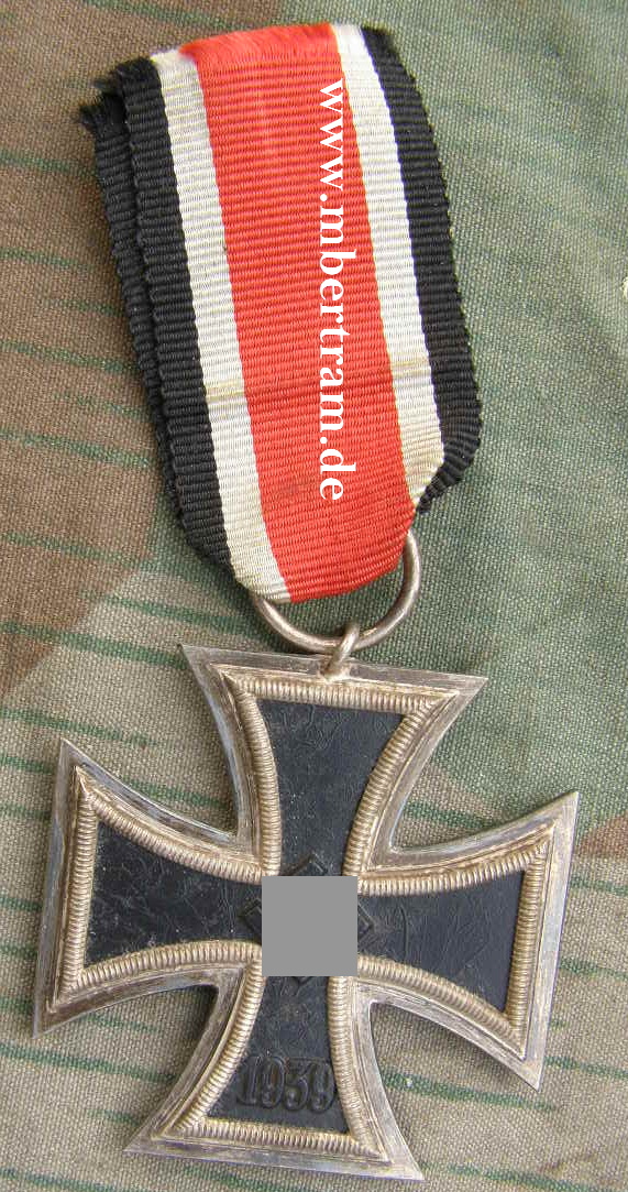 EISERNES KREUZ 1939 2. KLASSE AM BAND. Gute Erhaltung