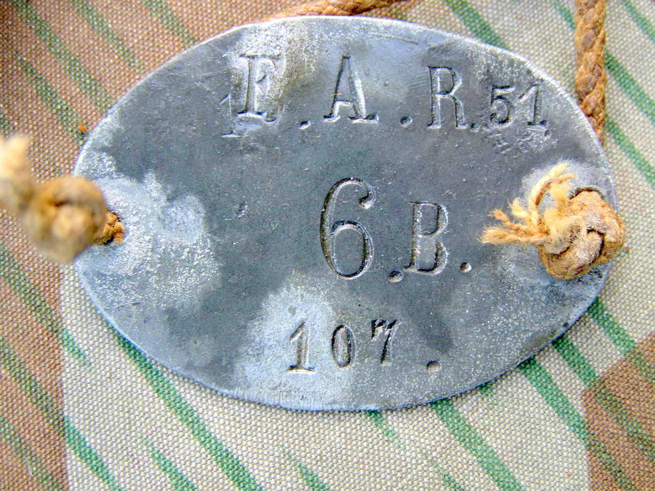 Erkennungsmarke 1. WK, Tragebeutel " I. A. Rgt. 51, 6 B. "