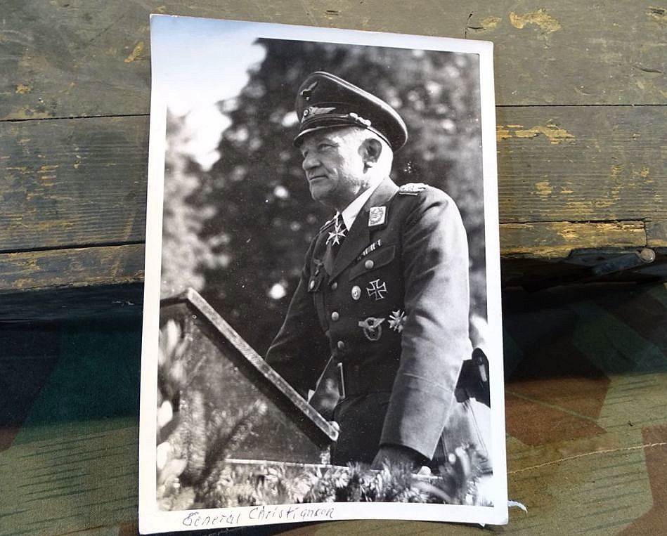 Portraitfoto Luftwaffen General Christiansen, ca. 18x13 cm