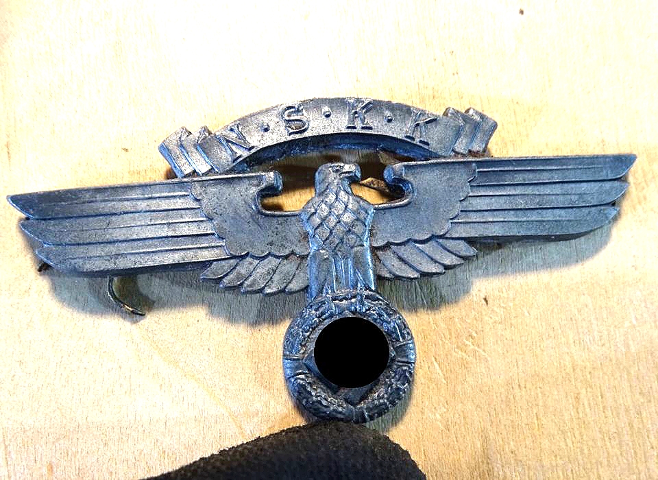 NSKK Schirmmützenadler 2. Modell, Feinzink, hohlgeprägt "M1/52 RZM"