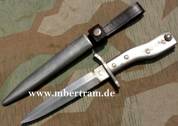 Replik: Grabendolch Demag Duisburg Aufpflanzbar a. Bajonett