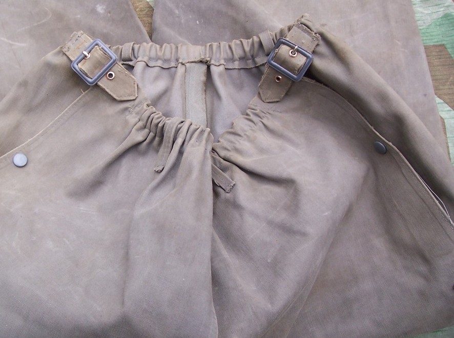Wehrmacht feldgraue gummierte Wetterhose, Kradmelder, Gebirgsjäger