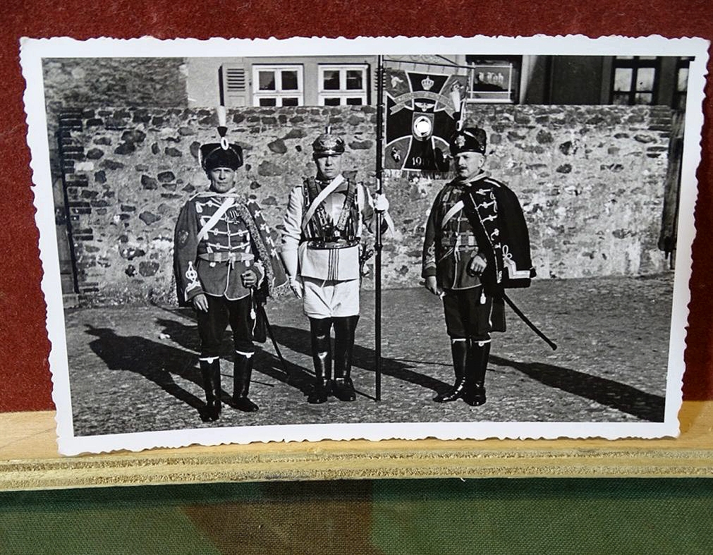 Postkarte eines Kavallerie Kriegerveriens 3 Reich, Husaren, Kürassier, Kavallerie Corps Marburg ?