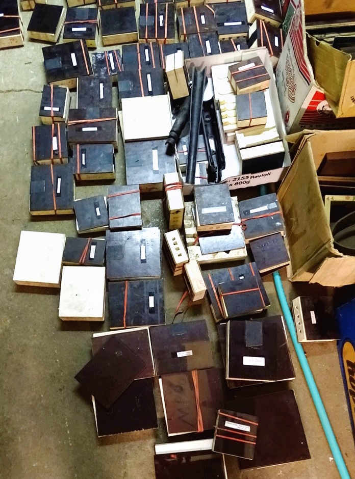 20071-15 135 Gussformen für historische Pistolen und MP / MG Griffschalen , komplettes Gewerbe