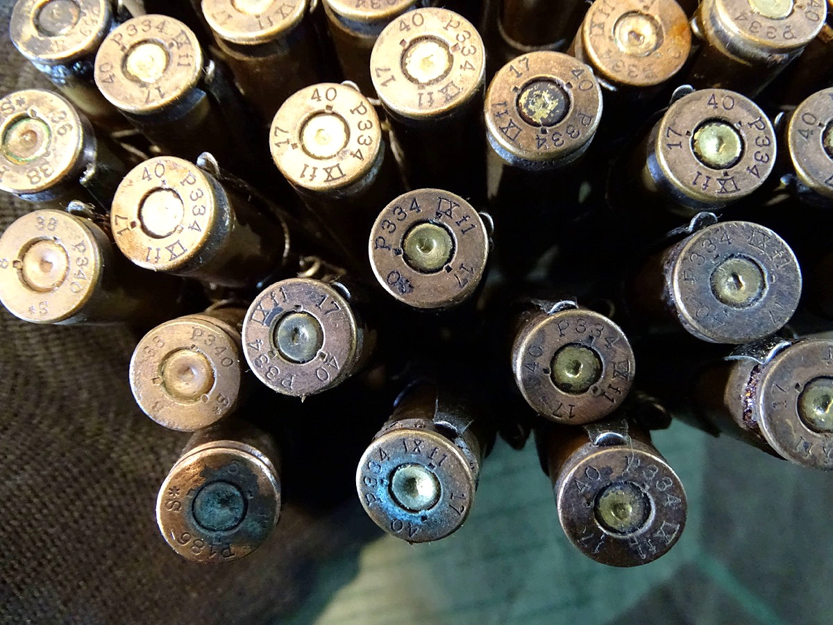 50er Patronengurt für MG 34 / MG 42 von cvo/ Stocko, verkupferte Deko Patronen vorwiegend P 334/1940 . 50er Patronengurt für MG 34 / MG 42 von cvo/ Stocko, verkupferte Deko Patronen vorwiegend P 334/1940 .