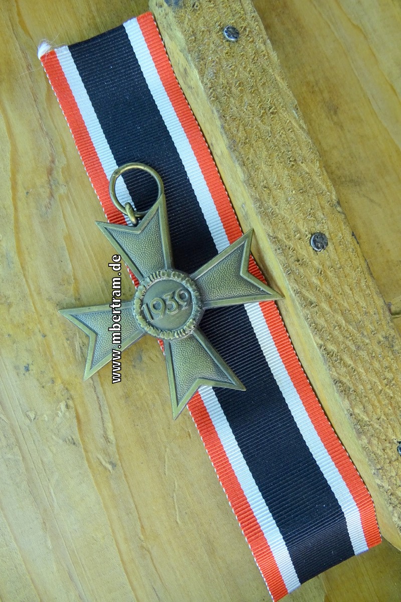 Kriegsverdienstkreuz 1939 2. Klasse ohne Schwerter, Buntmetall, am Band