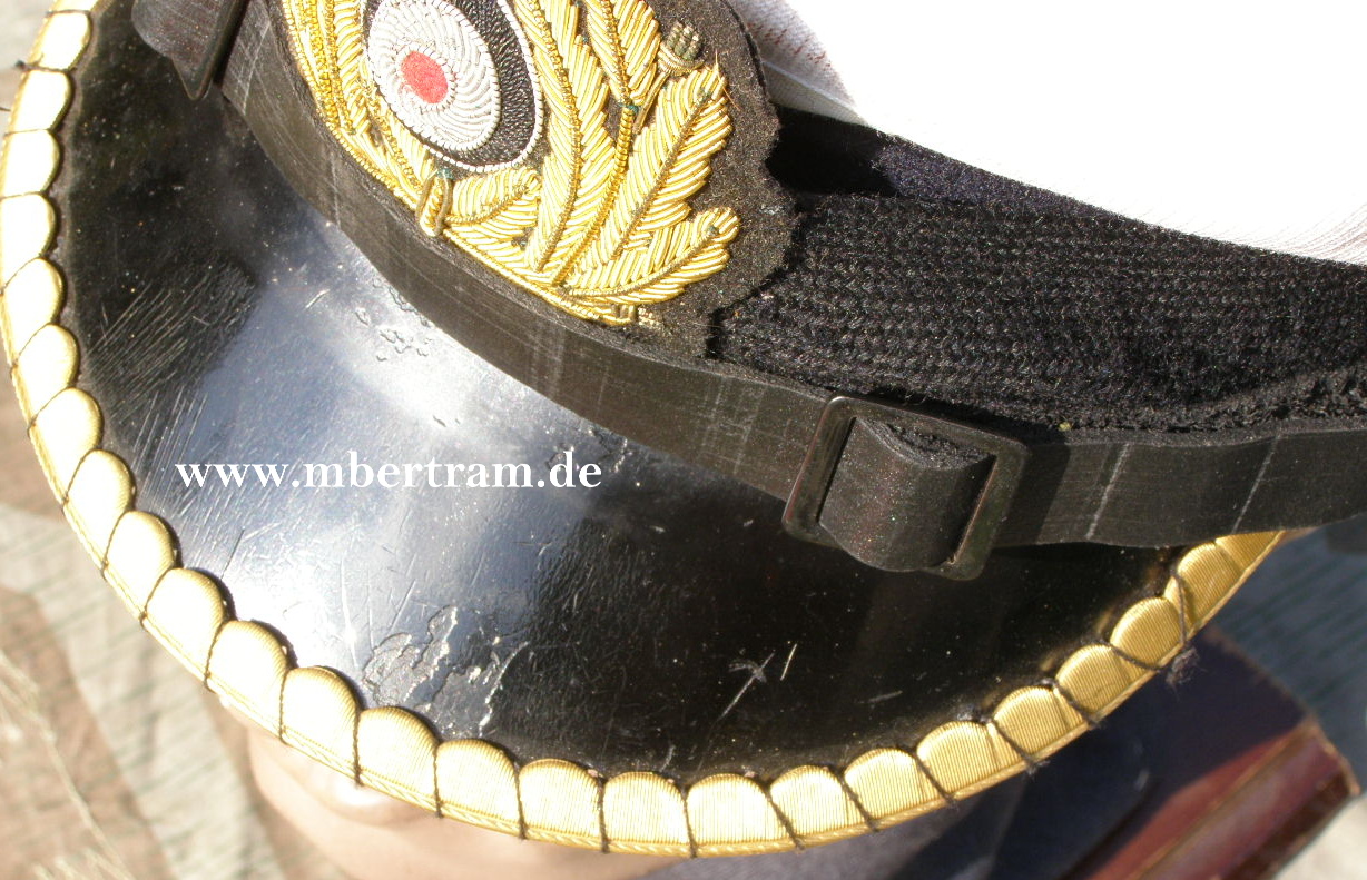 Replik: Kriegsmarine " Kaleu"- Kapitänleutnant Mütze.
