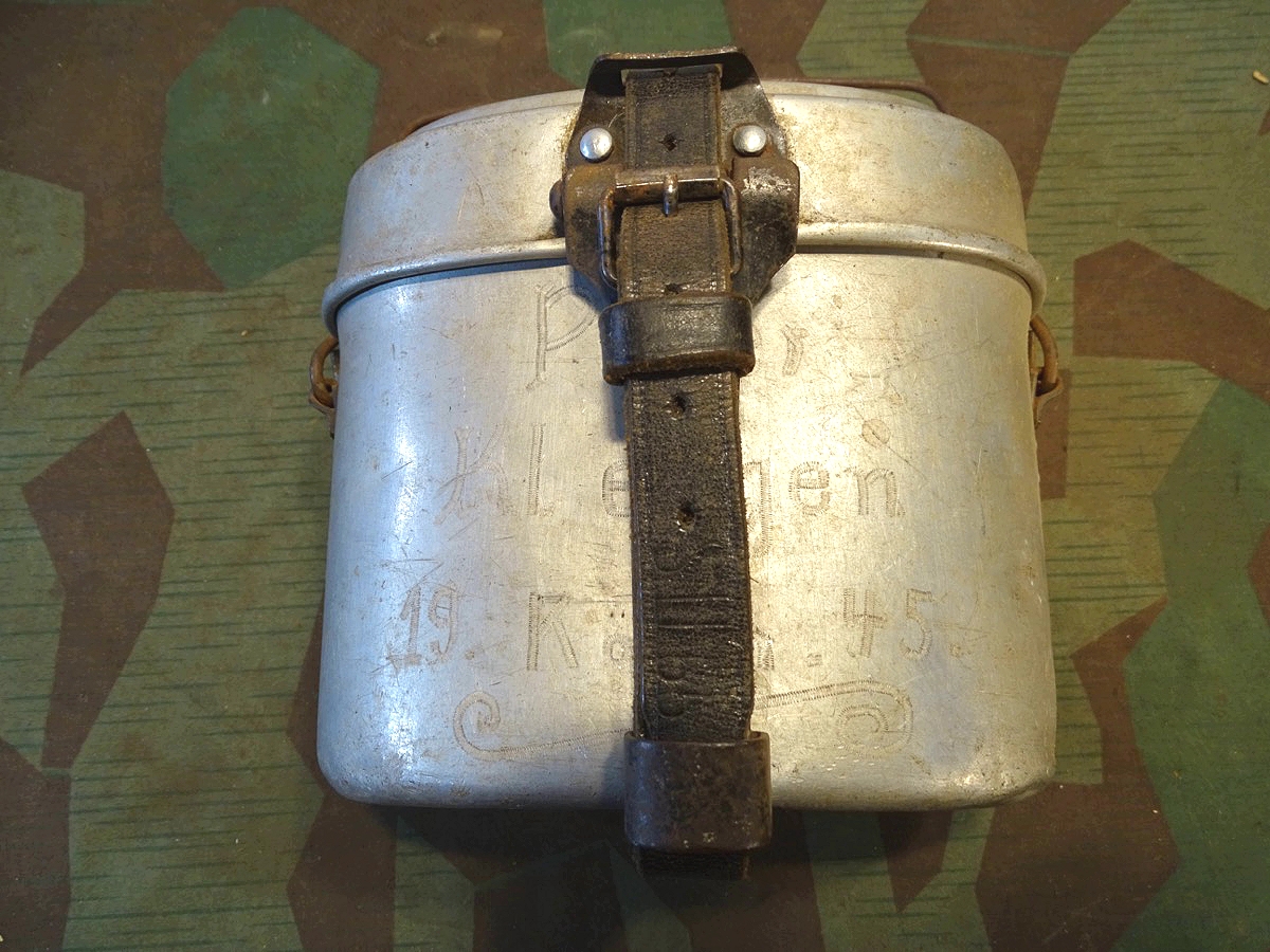 Wehrmachts Kochgeschirr MKL 1944, ungestempelt, unlackiert, graviert. 