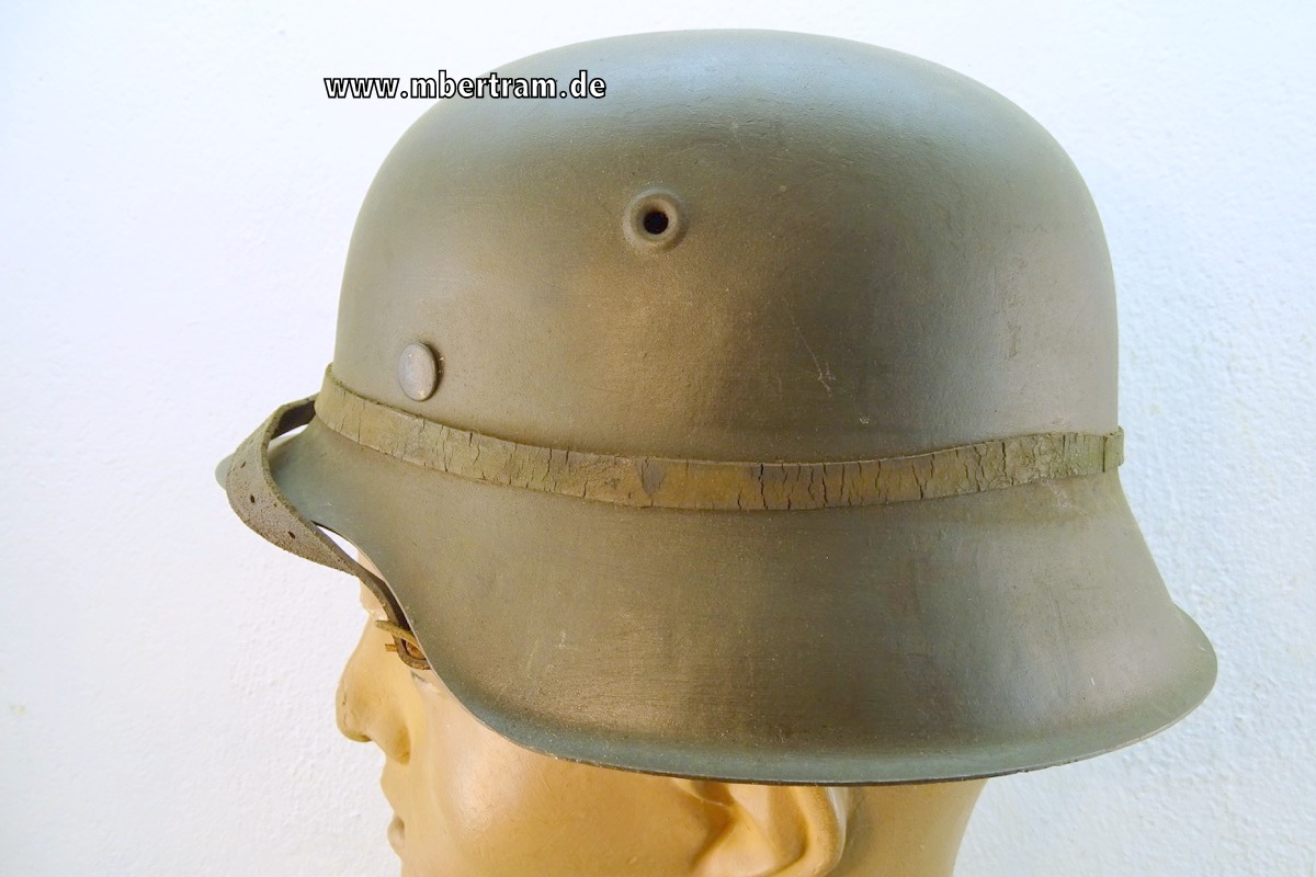 Wehrmacht Heer oder Waffen SS  Stahlhelm M42