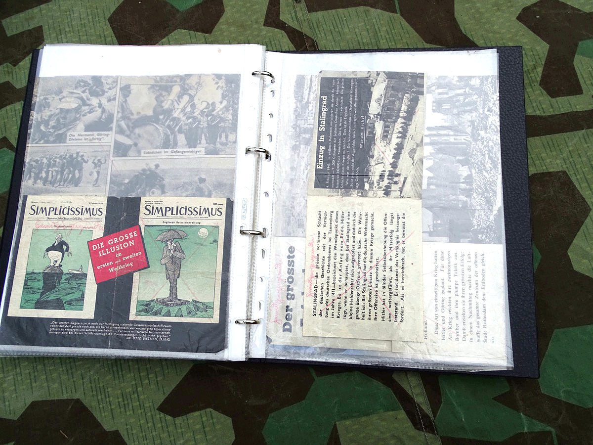 Ordner mit Allierten Abwurf Propaganda Flugblättern des 2. Weltkriegs, 17 Original, 10 Kopie Ordner mit Allierten Abwurf Propaganda Flugblättern des 2. Weltkriegs, 17 Original, 10 Kopie