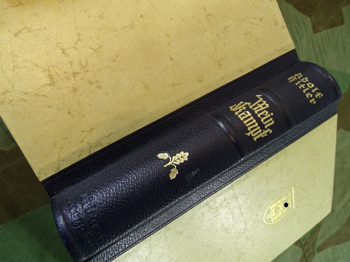 Mein Kampf, A.Hitler, Hochzeitsausgabe München, Pappschuber, Top Zustand, 1942 Mein Kampf, A.Hitler, Hochzeitsausgabe München, Pappschuber, Top Zustand, 1942