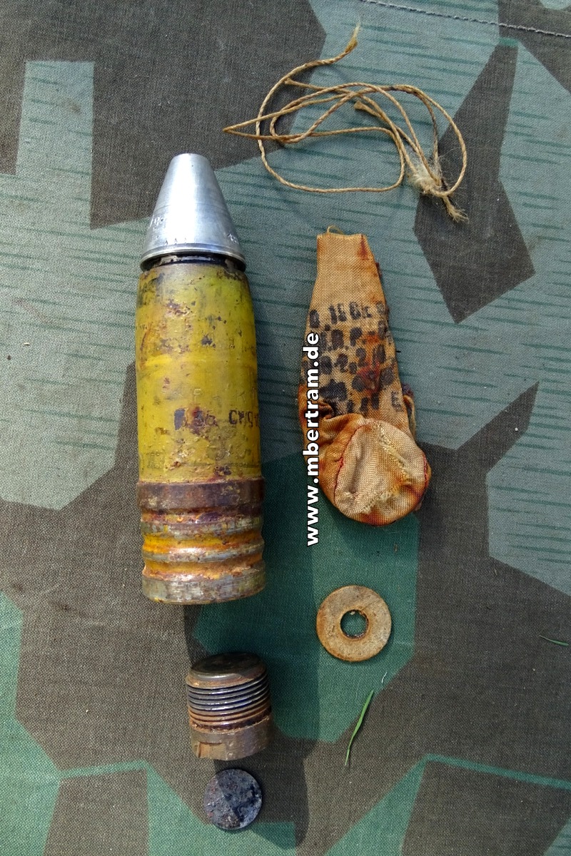Deutsche 3,7 cm Flak Spreng Leuchtspur Granate mit Aluzünder u. Beschriftung
