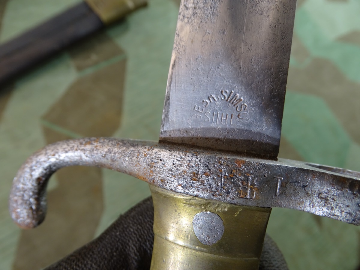 Seitengewehr M 71 mit Lederscheide, mit Schlachtfeld Schaden am Griffknauf, 149 R.E.2.193 Seitengewehr M 71 mit Lederscheide, mit Schlachtfeld Schaden am Griffknauf, 149 R.E.2.193