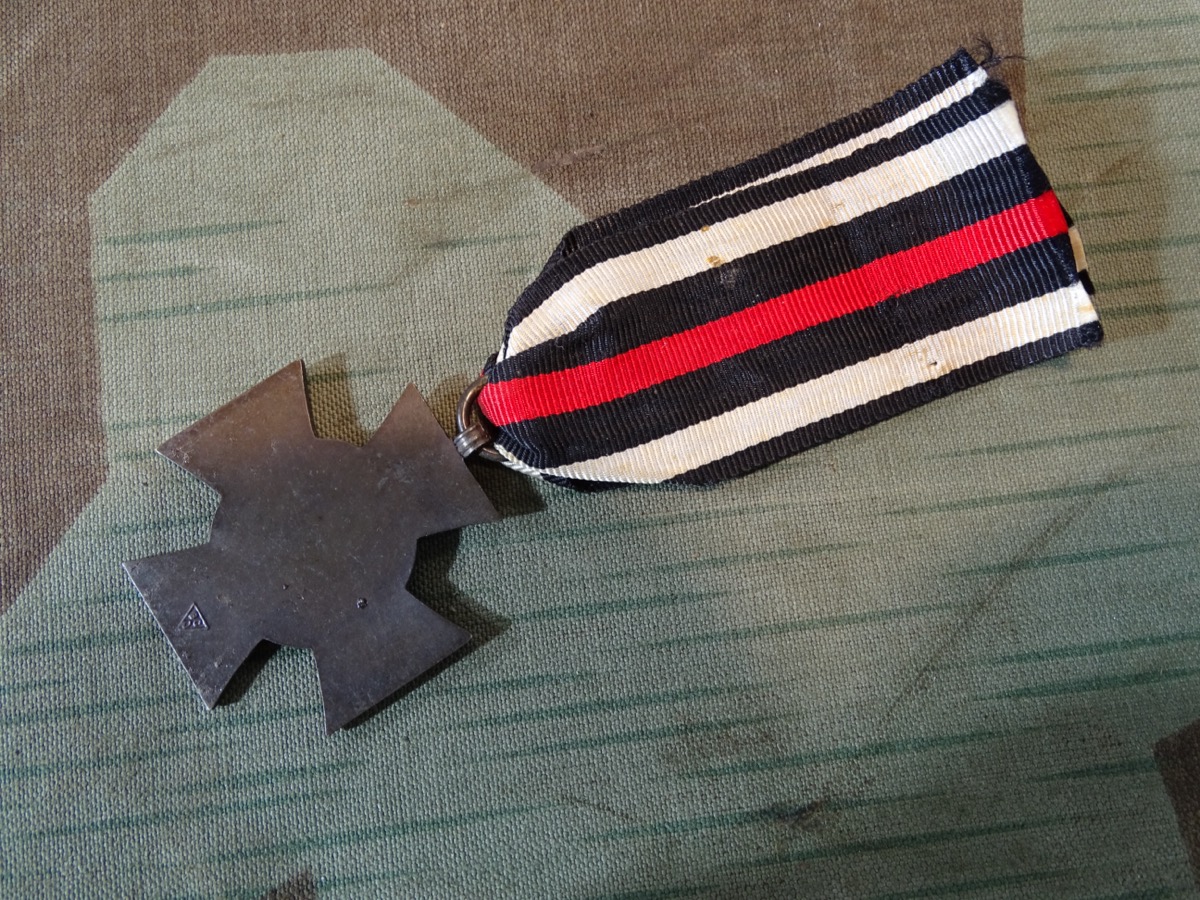 Ehrenkreuz für Kriegsteilnehmer 1914/ 1918  Hersteller BCO in Dreieck