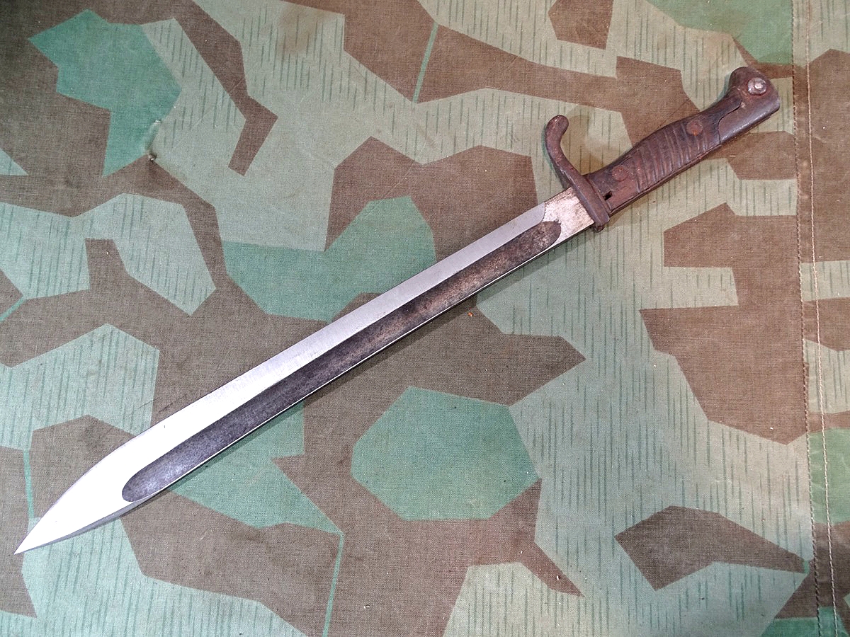 1. Weltkriegs Seitengewehr 98/05  Mauser Oberndorf a.N., ohne Scheide, Teilrestauriert, Schneide blank.  1. Weltkriegs Seitengewehr 98/05  Mauser Oberndorf a.N., ohne Scheide, Teilrestauriert, Schneide blank.