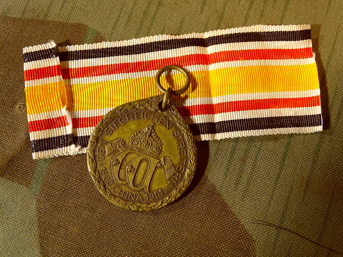 China-Denkmünze 1901 für Kämpfer am neuen Band.