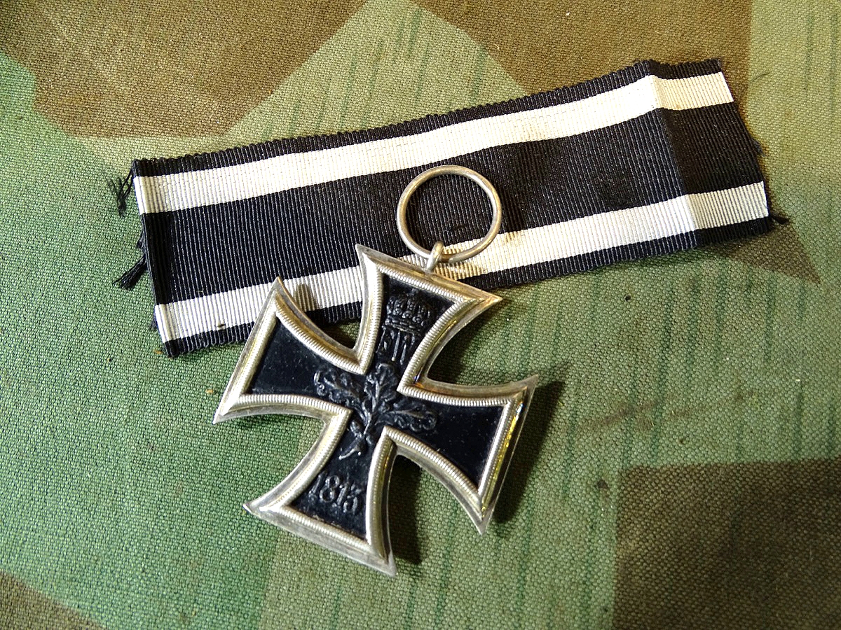 Eisernes Kreuz 2. Klasse 1914, Hst.: Z ( Firma H.Zehn.) an Bandabschnitt