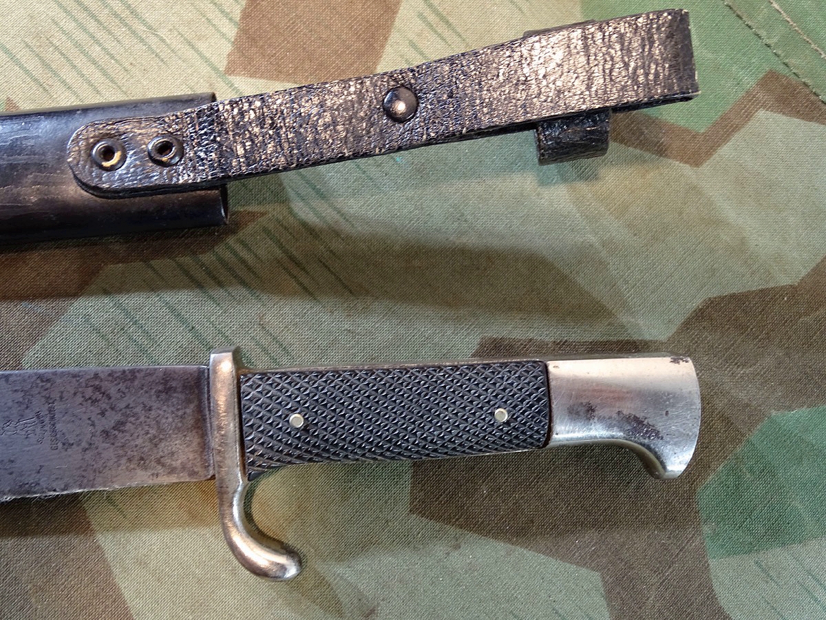 Früher HJ Dolch / Fahrtenmesser mit Devise "Blut und Ehre", Anton Wingen Solingen ges. gesch. Früher HJ Dolch / Fahrtenmesser mit Devise "Blut und Ehre", Anton Wingen Solingen ges. gesch.