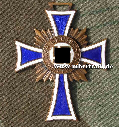 Mutterkreuz in bronce, ohne Band