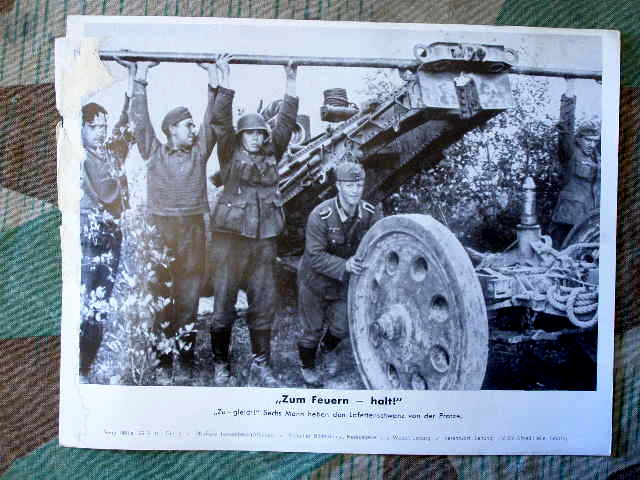 Zum Feuern Halt- Geschütz wird abgeprotzt, 1941, 17x24
