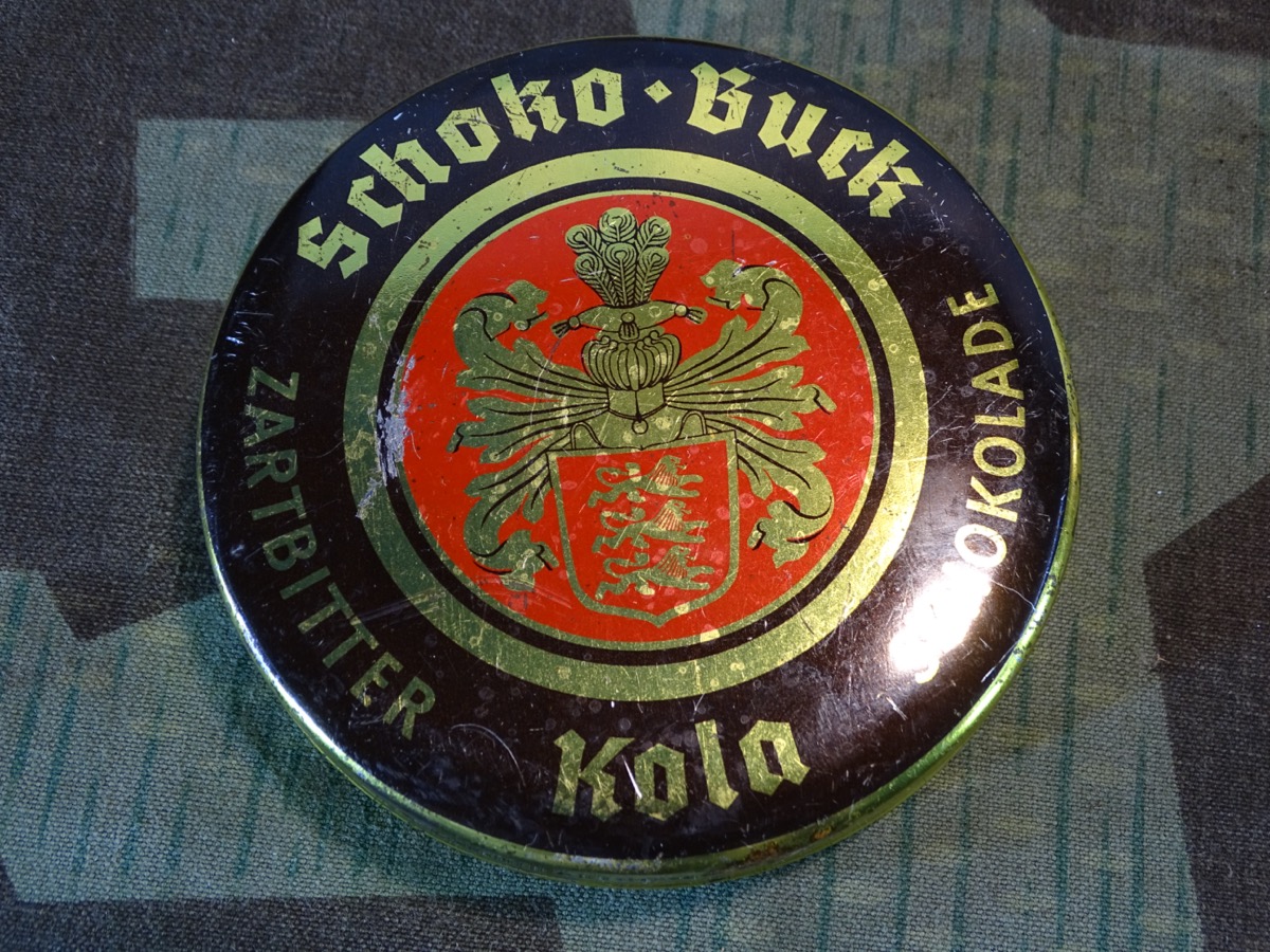 30er Jahre  Schokoladen Dose:  Schoko-Buck Kola, Stuttgart, Zartbitter. 